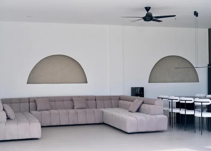 Nomad Mansion By Elevate Group